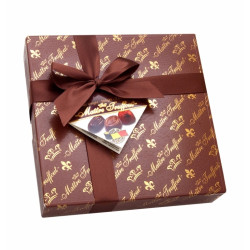 Tumšās šokolādes konfektes Maitre Truffout Praline, dāvanu kastītē, 250g