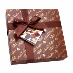 Tumšās šokolādes konfektes Maitre Truffout Praline, dāvanu kastītē, 250g