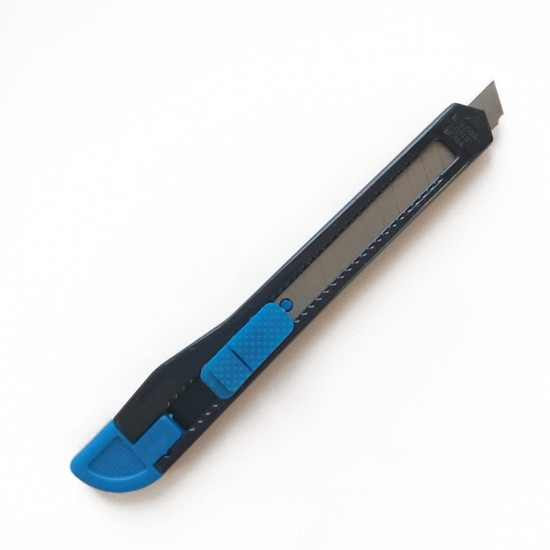 Канцелярский нож Attomex 9мм, пластиковые направляющие